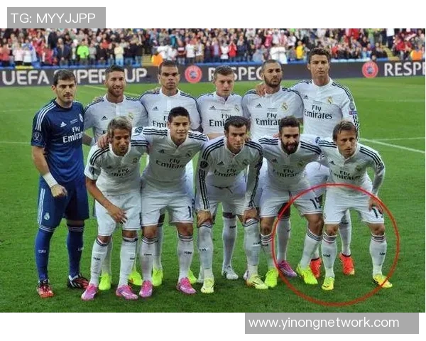 C罗足球明星亲授技巧让你轻松掌握踢足球的秘诀与训练方法 C罗足球明星亲授技巧让你轻松掌握踢足球的秘诀与训练方法