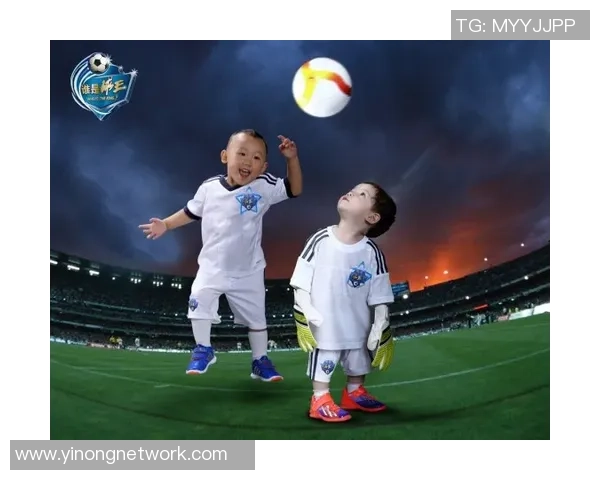 足球明星玩偶饰品闪耀登场球迷必备的时尚潮流选择